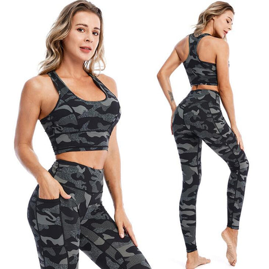 Traje deportivo de entrenamiento físico con estampado de camuflaje