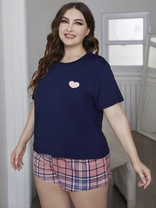 Conjunto de ropa de estar por casa con top con gráfico de corazón y pantalones cortos a cuadros